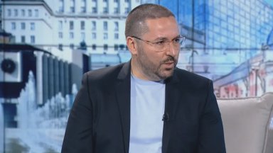 Николай Попов чрез своето гражданско движение "Сияние" влиза в политиката