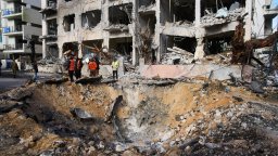 Нови ирански атаки по Израел и 27 бази на САЩ, Тел Авив отговори с ракети по Техеран (снимки)