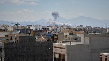 Сградата на сръбското посолство в Техеран е повредена от шрапнели, местят персонала в Баку