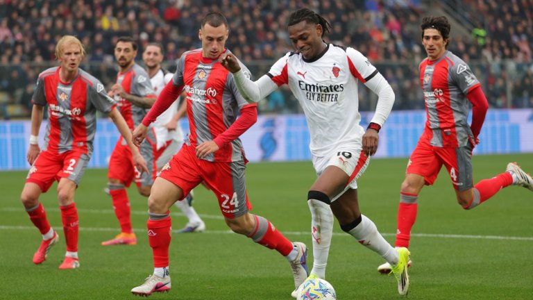 Милан чака дълго, но продължава да трупа точки далеч от дома