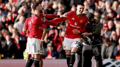 Шешко отново е вдъхновителят за Юнайтед, а Тотнъм продължава да пропада