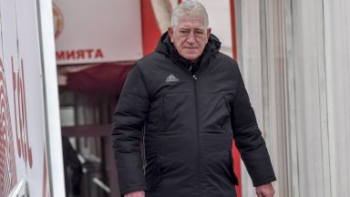 Стоичков: Отиде си човек, който ме прие бащински в ЦСКА. Почивай в мир, бате Джони!