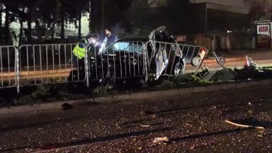 Тежката катастрофа след удар в стълб на русенски булевард (видео)