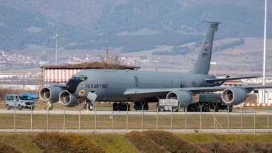 Кабинетът "Гюров" анализира дали може бъдат преместени американските военни самолети