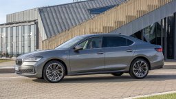 Skoda Superb получи най-мощния си агрегат с 272 конски сили