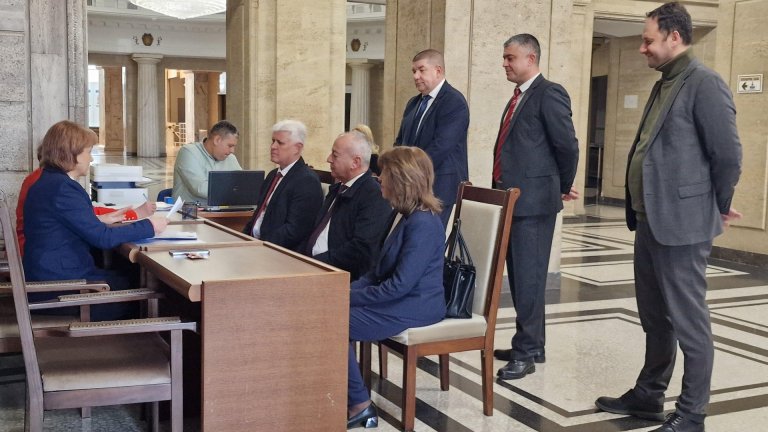 Радев отива на избори с коалиция "Прогресивна България" (снимки)