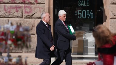 "Алфа Рисърч": Формацията на Радев - 32.6%, ГЕРБ - 19.7%, ПП-ДБ - 12.6%, БСП и МЕЧ до бариерата