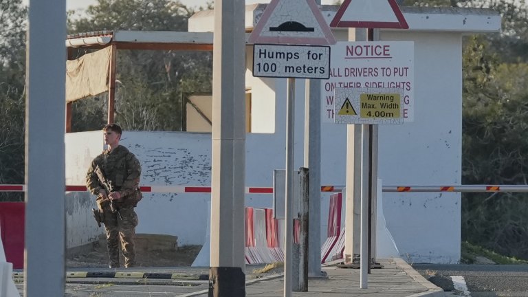 Гърция праща две фрегати и два изтребителя в Кипър заради иранското нападение с дрон