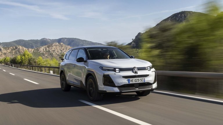 Citroen увеличи мощността и пробега на C5 Aircross PHEV