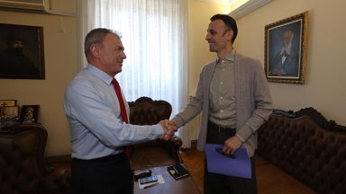 Бербатов предложи физкултурните салони да останат отворени след учебните часове