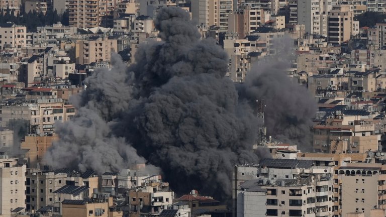 Израелски удар уби 12 медици в Ливан