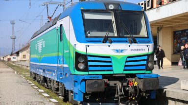 Новият локомотив "Васил Левски" тръгва от утре по българските релси с до 160 км/ч (снимки)