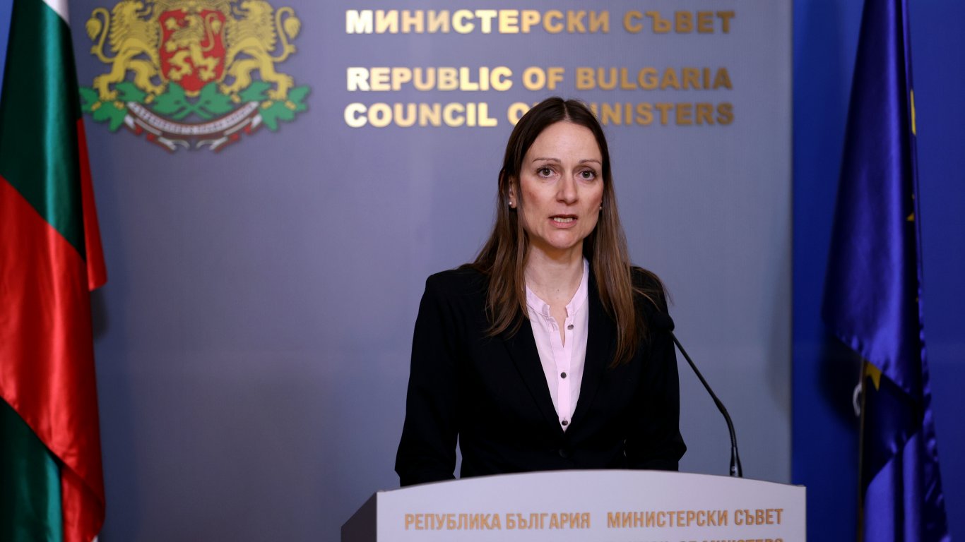 Властта успокоява: Имаме горива, не се очаква недостиг
