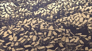 Символиката на властта в изложбата "База и надстройка" на Красимир Терзиев