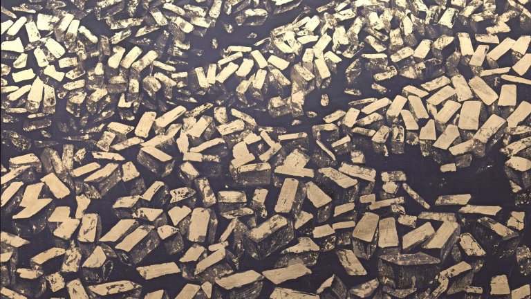 Символиката на властта в изложбата "База и надстройка" на Красимир Терзиев