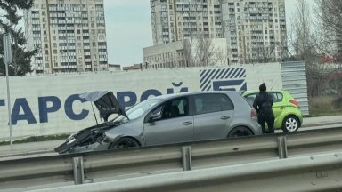Катастрофа до Окръжна болница предизвика задръстване на "Цариградско шосе"