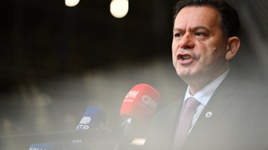 Португалия разреши на САЩ да използват нейна военна база, но при определени условия