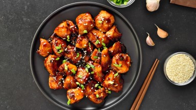 За 20 минути: Пилешки хапки в медено-чеснов сос