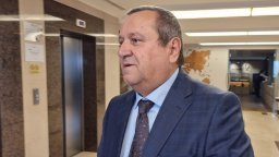 Адемов: Помощта от 20 евро за горивата трябва да бъде преведена до края на март