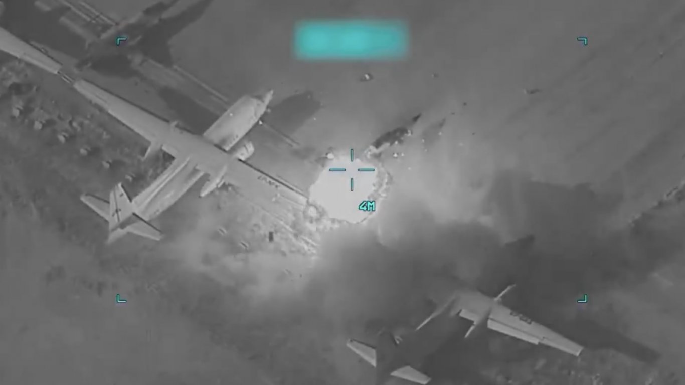 САЩ пуснаха видео как унищожават ирански самолети в укрепени въздушни бази