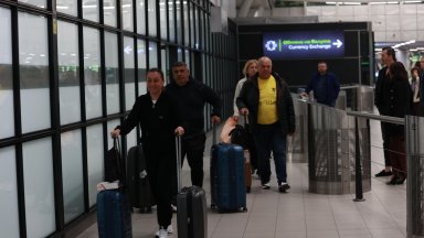 МВнР с най-мащабната операция по евакуация: Стотици българи се прибират от Дубай и Оман