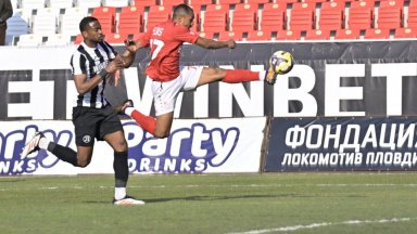 ЦСКА 1948 нокаутира Локо (Пд) с 5:0 насред "Лаута" и излезе на второ място 