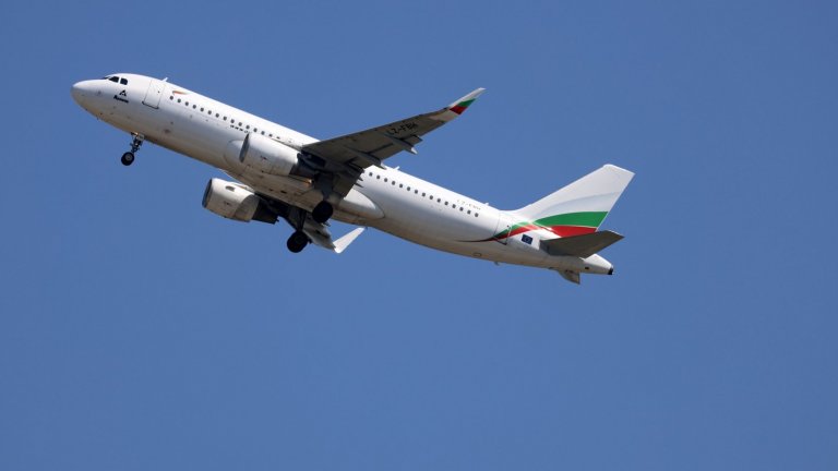 Още 290 български туристи се прибраха с чартъри от Оман и Дубай 