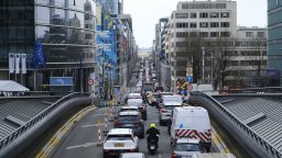 Европа на две скорости и във войната по пътищата