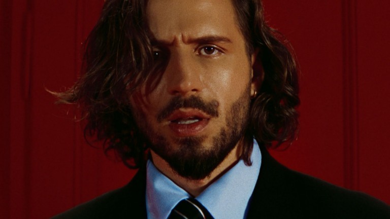 Папи Ханс посреща пролетта с "Безсърдечен" 