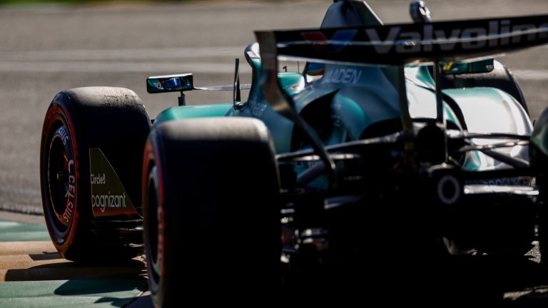 Сезонът във Формула 1 наистина може да започне с един отбор по-малко
