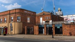 Къде се намира най-старата жп гара в света?