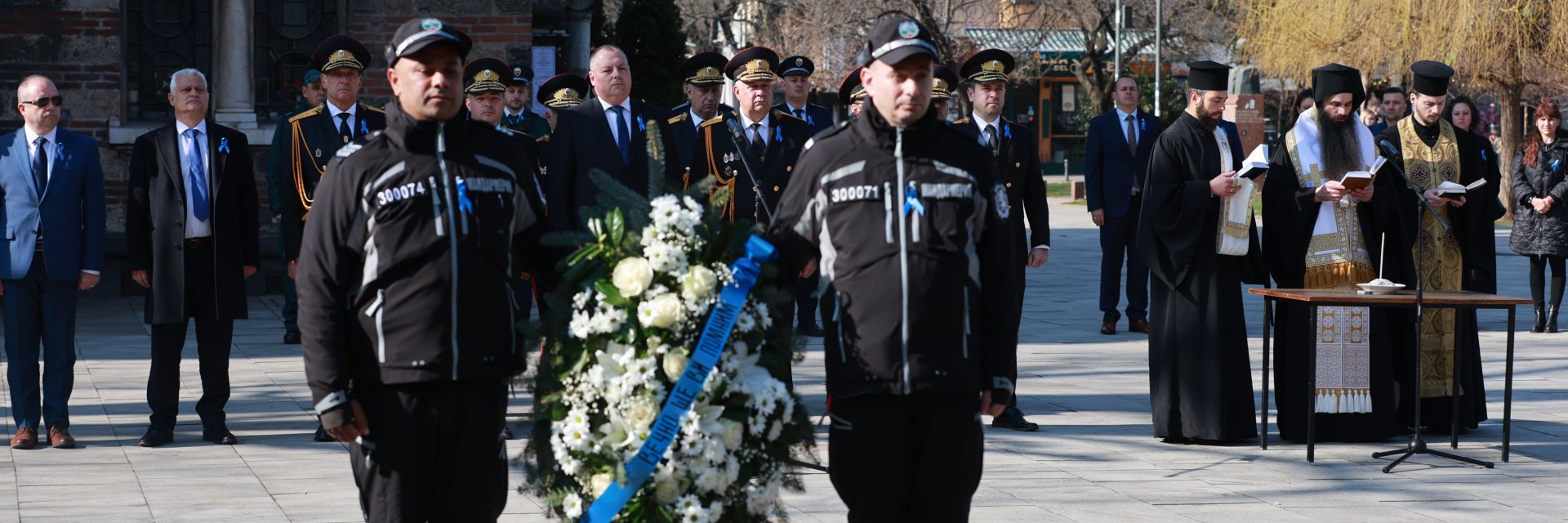Полицаи от цялата страна почетоха загиналите си колеги с минута мълчание (снимки)