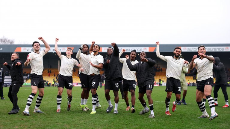 Любимият клуб на Роби Уилямс сътвори сензацията на петия кръг от ФА Къп