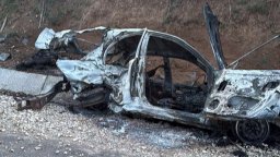 Тричленно семейство загина край Ъглен, колата му се възпламени след удар с друга (снимки)