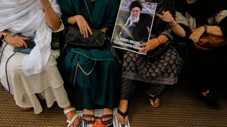 Иран: Името на новия върховен лидер ще остане Хаменей