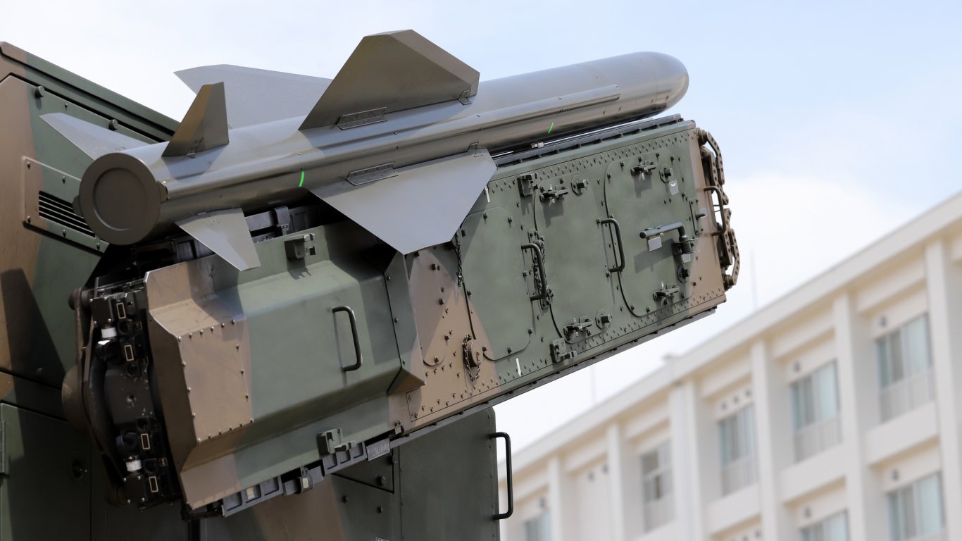 Rheinmetall започва производство на ракети с далечен обсег за европейската отбрана