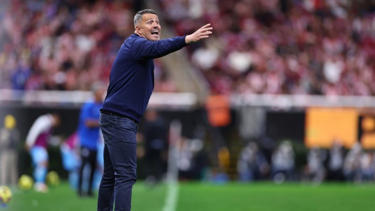 Треньор №3 ще опита да насочи Аякс в правилната посока