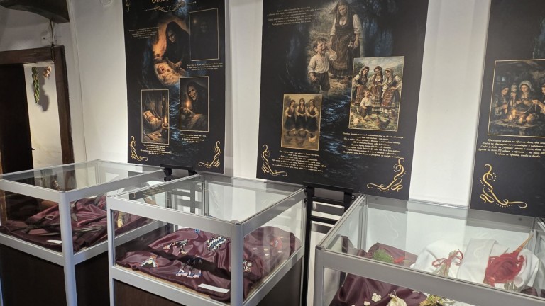 Демоничните женски образи от фолклора се събират на сборище в Добрич