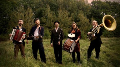 Шведи правят Балкански джем сешън в Бургас и София