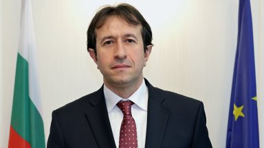 След стачката: Министър орязва заплатите на шефовете на "Български пощи"