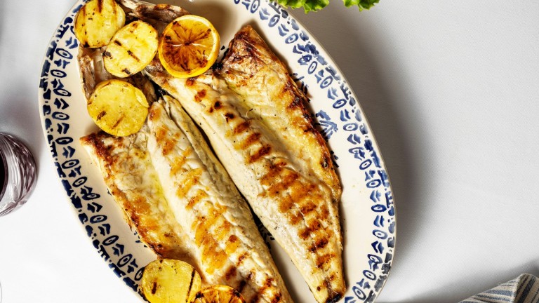 Набързо: Грилована скумрия с ароматна марината