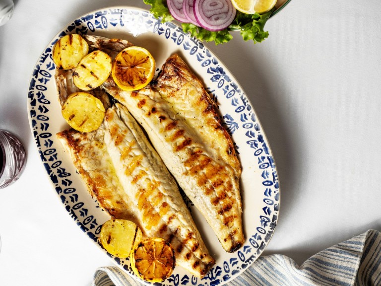 Набързо: Грилована скумрия с ароматна марината