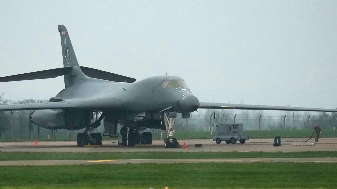Бомбардировач B1 Lancer