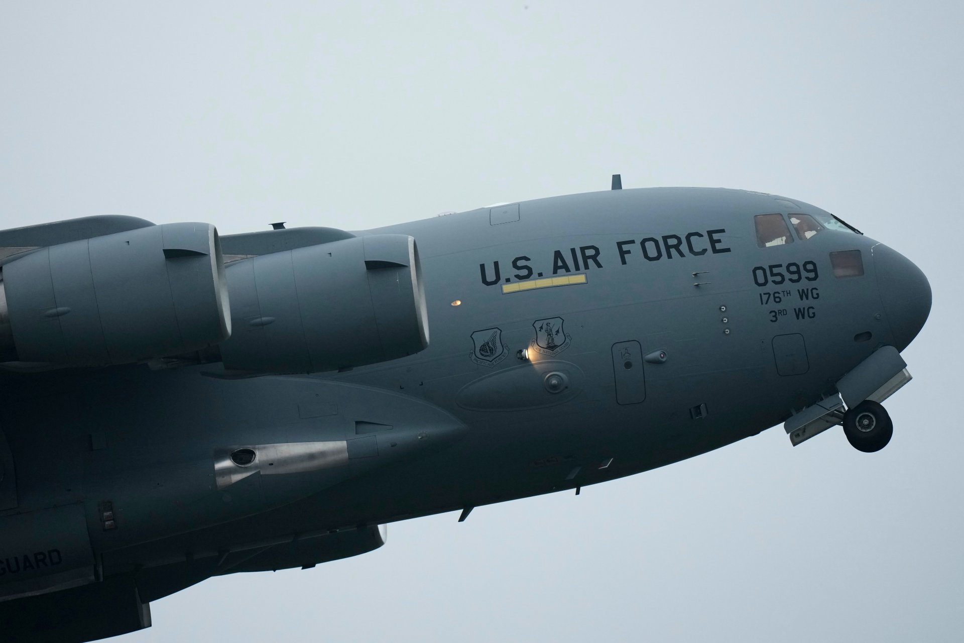Военнотранспортен C-17 Globemaster излита