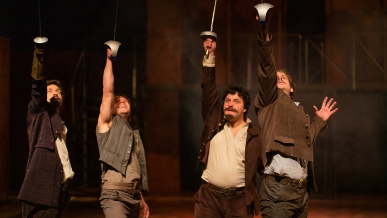 "Тримата мускетари" размахват шпаги тази вечер в Пловдив