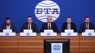 "Възраждане" запазва старите водачи, промени има само в две от листите 