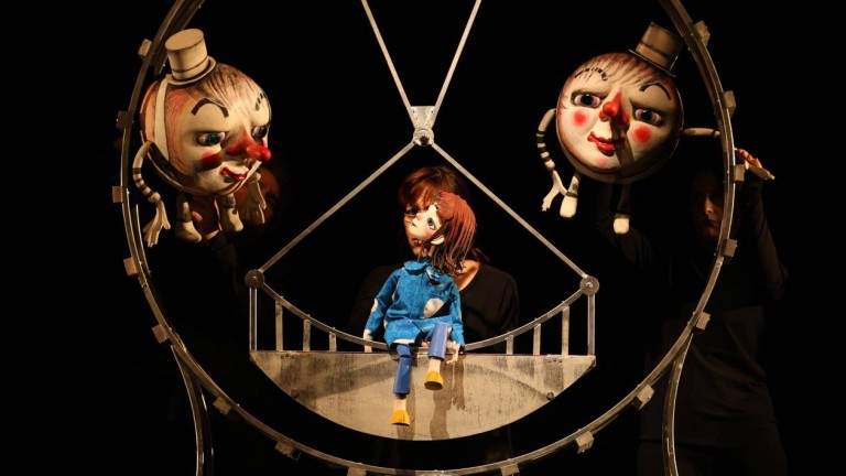 Премиера на "Алиса в страната на чудесата" в Столичен куклен театър