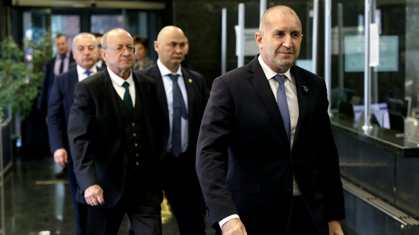 Радев: Не съм се крил, ще бъда в парламента, не на дивана