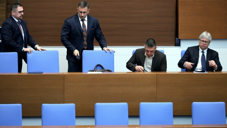 Предлагат ограничаване на износа и компенсации за поскъпналите горива