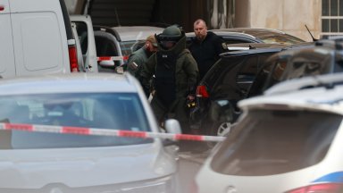 Отцепиха улица в центъра на София заради забравен багаж (снимки)